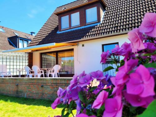 Haffkrug House | Serene Getaway with Garden and Peaceful Surroundings