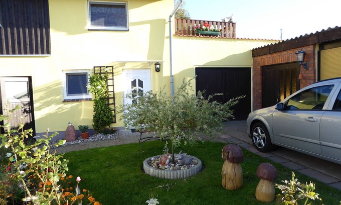 Zweedorf House | Idyllic Holiday Home with Garden in Zweedorf, Ocean View