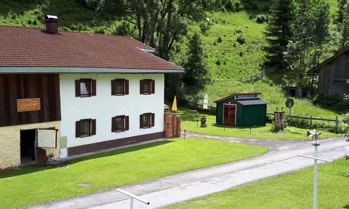 Haeselgehr House | Guest Favorite: Ferienhaus Monika with Family-Friendly Amenities