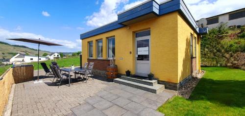 Brauneberg House | Oceanfront Retreat at Ferienhaus Moselnest in Brauneberg