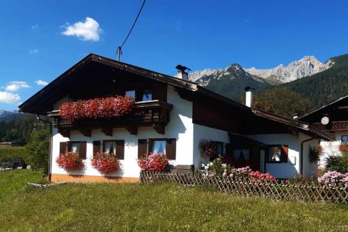 Leutasch Apartment | Family-Friendly Retreat at Ferienhaus Muchhof - Rated 9/10