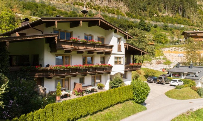 Finkenberg House | Pet-Friendly Retreat at Ferienhaus Oblasser I - Rated 8.8/10