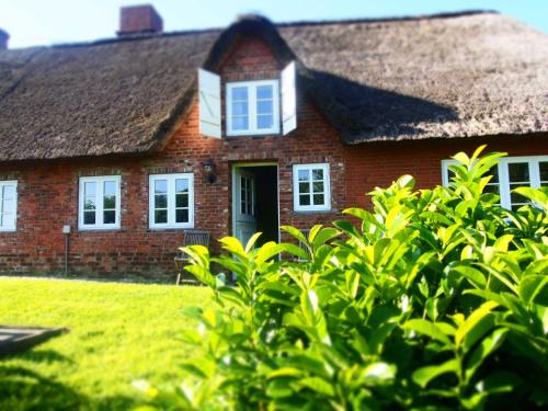 Fedderswarf House | Family-Friendly Retreat at Ferienhaus Ockholm Awaits You