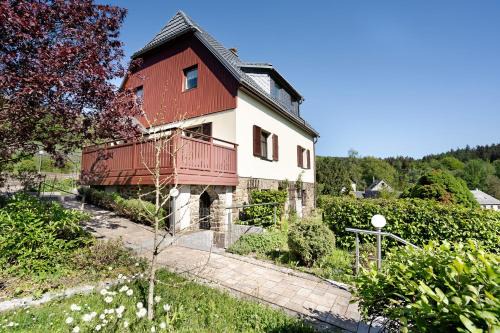 Grossrueckerswalde House | Discover Family-Friendly Ferienhaus Pöhlbergblick Retreat