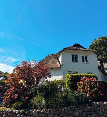 Gluecksburg House | Relax at Ferienhaus Pauline with Oceanfront Views