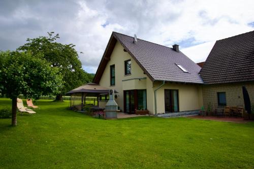 Bad Oeynhausen House | Oceanfront Ferienhaus Plattenberg: A Pet-Friendly Retreat