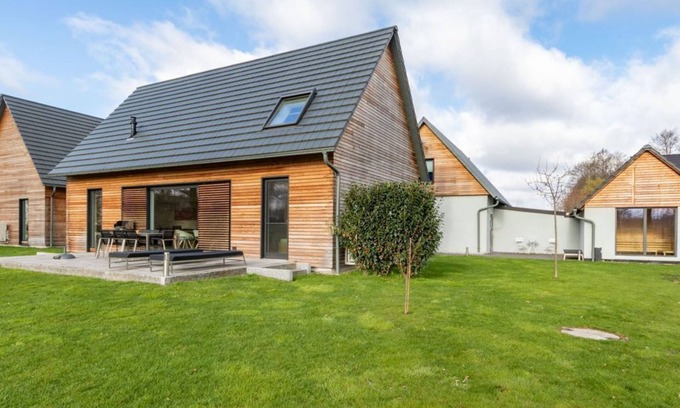 Burg Apartment | Pet-Friendly Ferienhaus Prestige with Pool and Spa Access