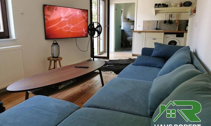 Weiwasser/O.L. House | Family-Friendly Ferienhaus Robert with Breakfast & Kitchen