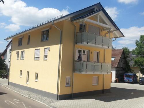 Ailingen Apartment | Family-Friendly Ferienhaus Rosa with 9/10 Guest Ratings