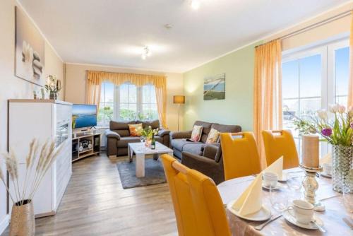 Klausdorf House | Oceanfront Retreat: Ferienhaus Rose - Pet Friendly & Family Joy