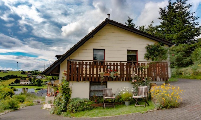 Ormont House | Pet-Friendly Ferienhaus ROSENHOF in Vulkaneifel - 8.5/10