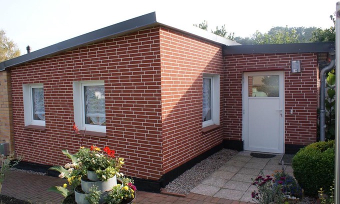 Dorf Mecklenburg House | Cozy Ferienhaus Ruhnke with Terrace & Parking in Wismar