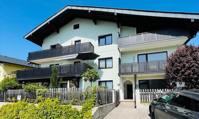 Altmuenster Apartment | Pet-Friendly Ferienhaus Schiemel with Ocean Views & Hot Tub