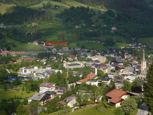 Bad Hofgastein Apartment | Relaxing Ferienhaus Schiwiese with Free Access to Alpentherme