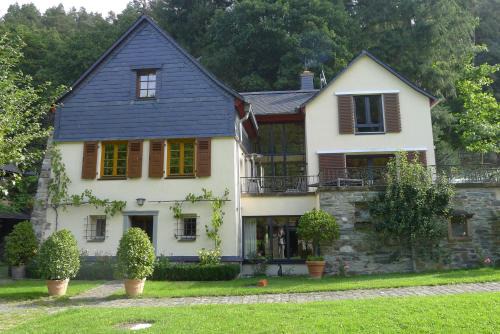 Neunkirchen House | Pet-Friendly Retreat at Ferienhaus Schmelzmühle, Rated 9.3