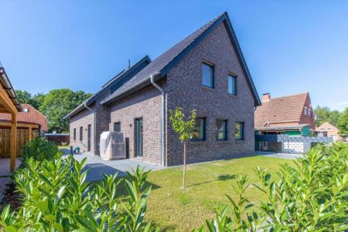 Leer Apartment | Child-Friendly Ferienhaus Siedlerstraße - Guest Rated 10/10
