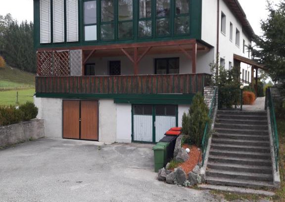 Gruenburg Apartment | Family-Friendly Ferienhaus Steyrdurchbruch with Kitchen Access