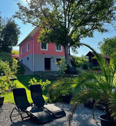 Gnas Apartment | Pet-Friendly Ferienhaus Thonjoergl with Ocean Views