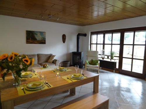 Bischofsdhron House | Cozy Ferienhaus van Vliet: Family & Pet Friendly Retreat