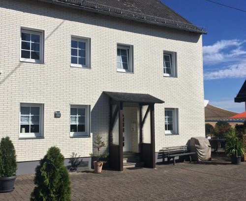 Lieg House | Budget-Friendly Ferienhaus Weins with Family & Pet Amenities