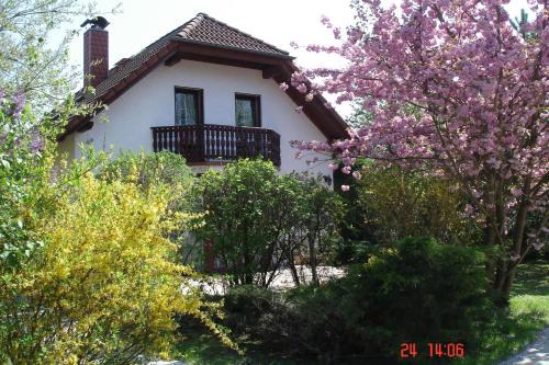 Frankenroda House | Pet-Friendly Werrablick-Frankenroda with Ocean Views