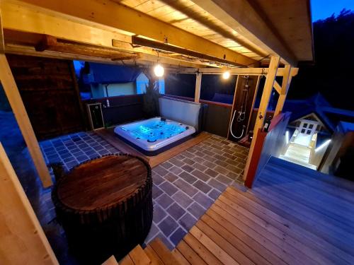 Kaindorf an der Sulm Ski Chalet | Discover Winzerhaus Südsteiermark: Pet-Friendly Retreat