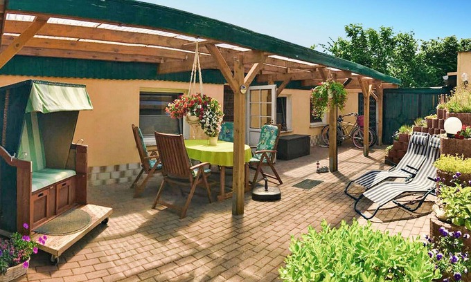 Zempin House | Delightful 1 Bedroom Retreat in Zempin (Seebad) - Top Rated