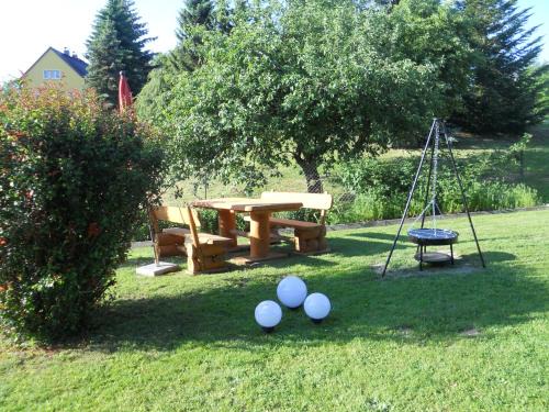 Mittelherwigsdorf Apartment | Scenic Ferienhaus Zittau: Oceanfront Family Retreat