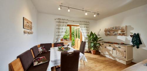 Molln Apartment | Top-Rated Ferienhaus zur Maultrommel with Great Amenities