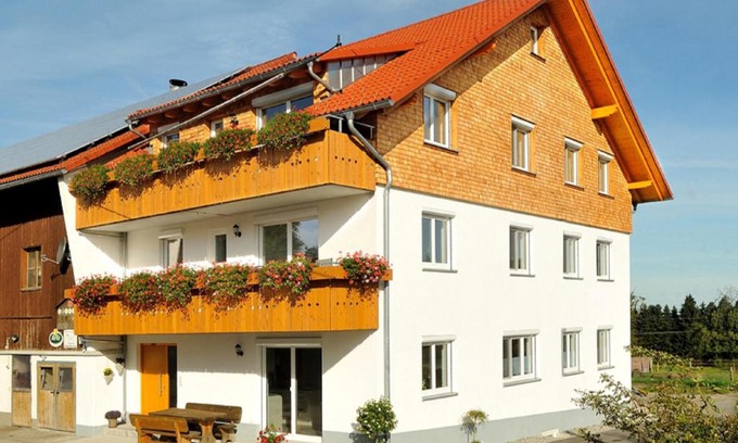 Lindenberg im Allgaeu Hotel | Cozy Ferienhof Bitschnau: Oceanfront Retreat with Hot Tub