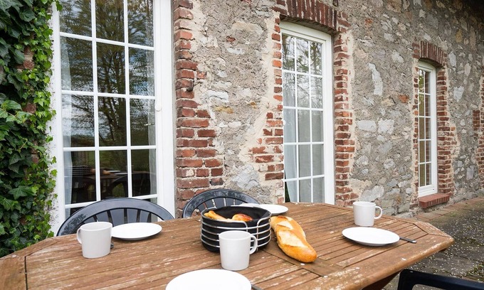 Brilon Apartment | Cozy Ferienhof Homann: Pet-Friendly Retreat in Sauerland
