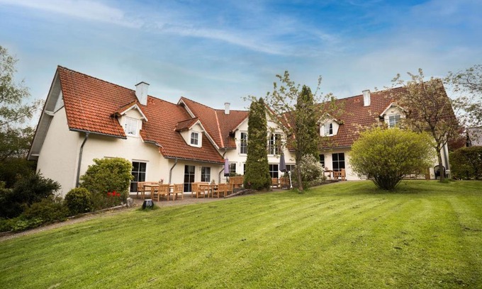 Brilon Apartment | Cozy Ferienhof Homann: Pet-Friendly with Ocean Views