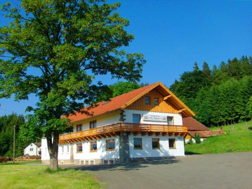 Waldmuenchen Apartment | Family-Friendly Ferienhof Jägersteig with Excellent Reviews