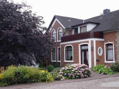 Kronsgaard House | Family-Friendly Ferienhof Jens with Oceanfront Views