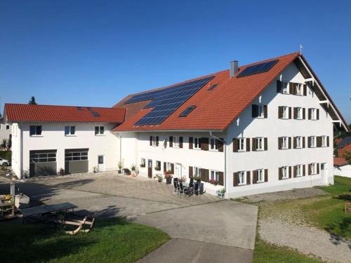 Altusried Apartment | Family-Friendly Getaway at Ferienhof Schönmetzler