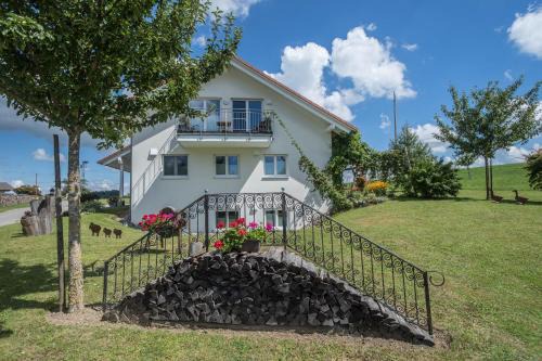 Neukirch Apartment | Family-Friendly Ferienhof Weber Wohnung Fichte - 9/10 Rated