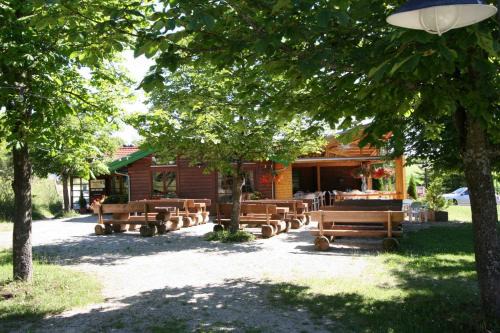 Hayingen House | Family-Friendly Stay at Ferienpark Lauterdörfle - 4 Stars