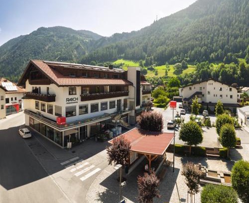 Ried im Oberinntal Apartment | Relax at Ferienresidenz Raich - 4-Star Spa Retreat