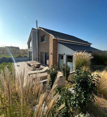 Lobnitz House | Ferienresort - idyllisches Ferienhaus mit Privatstrand und Sauna in der Nähe von Leipzig #HausMaja