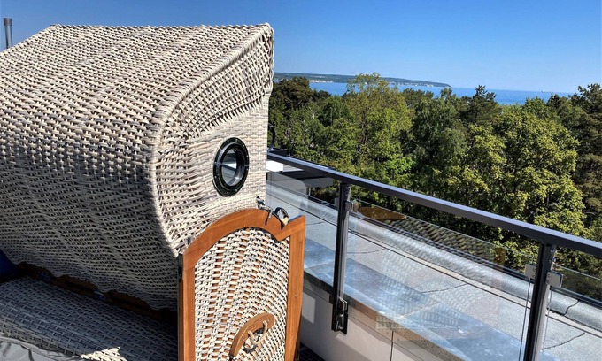 Prora Apartment | Spacious Oceanfront Getaway for 4 in Binz OT Prora