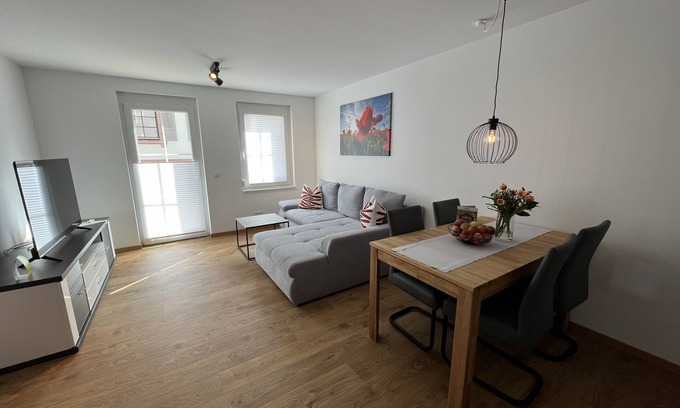 Endingen am Kaiserstuhl Apartment | Family-Friendly Ferienwohnung Birgit with Kitchen & Breakfast