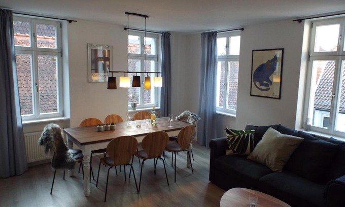 Neustadt an der Weinstrasse Apartment | Family-Friendly Ferienwohnung Mittendrin with 9.5 Rating