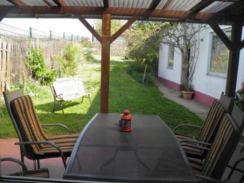 Gocklingen Apartment | Experience Weingut-Ferienhof Schäfer with Ocean View Bliss