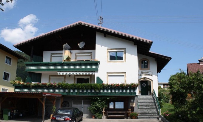 Altmuenster Apartment | Family-Friendly Getaway at Ferienwohnung Haus Berthold