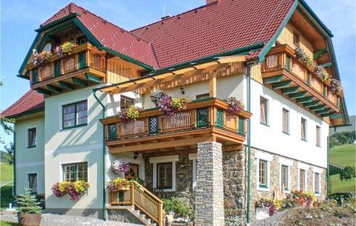 Sankt Peter am Kammersberg Apartment | Cozy Ferienwohnung with Infrared Cabin for Family Fun