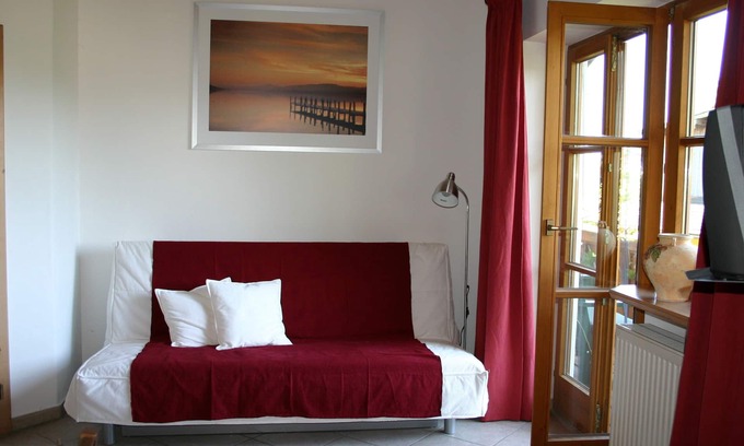 Breitbrunn a. Chiemsee Apartment | Guest Rated: Ideal 1-Bedroom Apartment for Families