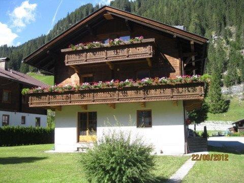 Sankt Jakob in Defereggen Apartment | Pet-Friendly Ferienwohnung Artur Wieser with High Ratings