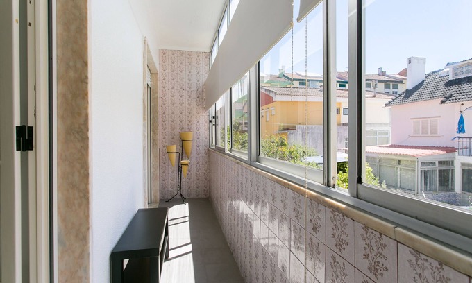 Algueirao - Mem Martins Apartment | Stylish Apartment for 6 Guests in Algueirão-Mem Martins