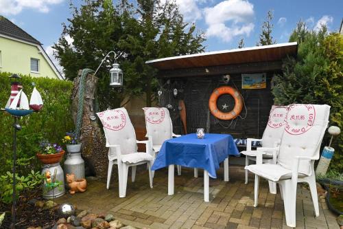 Bartenshagen-Parkentin Apartment | Family-Friendly Retreat at Ferienwohnung Küstenstübchen Gruse