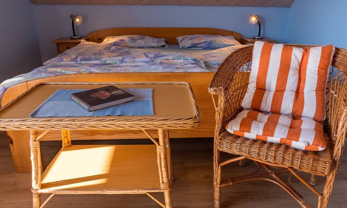 Schnellingen Apartment | Inviting Ferienwohnung Panoramablick with Kitchen & Breakfast